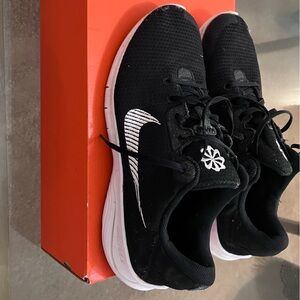 Selling my gently used Nike flex shoes…..men’s (black) size 13 not original box